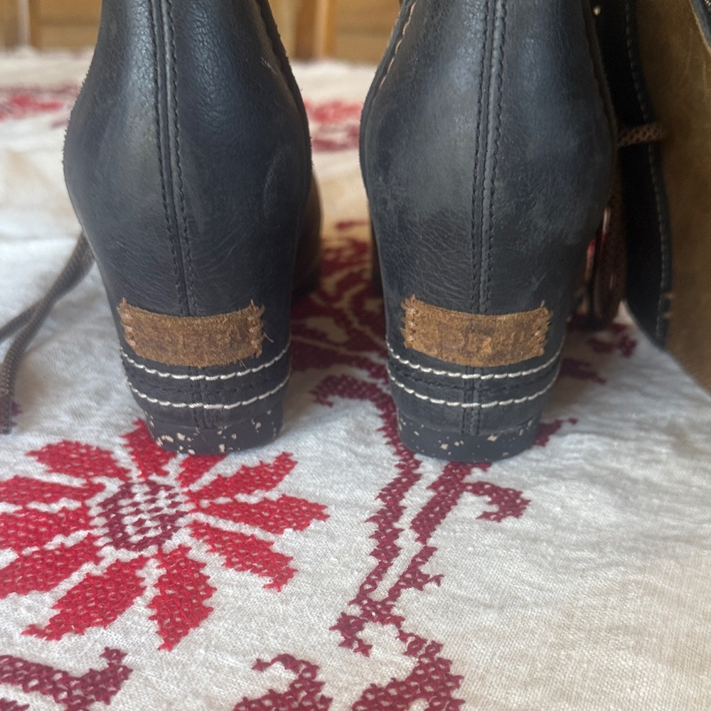 Sorel Cate The Great Brown and Black Lace-Up Wedge Boots - Picture 4 of 7
